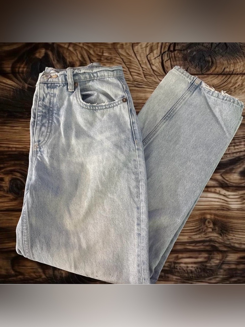 Zara  Straight Jeans in Light Wash Blue size 6